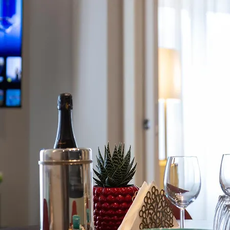 The Corner Elegant Apartman