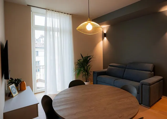 The Corner Elegant Apartment *