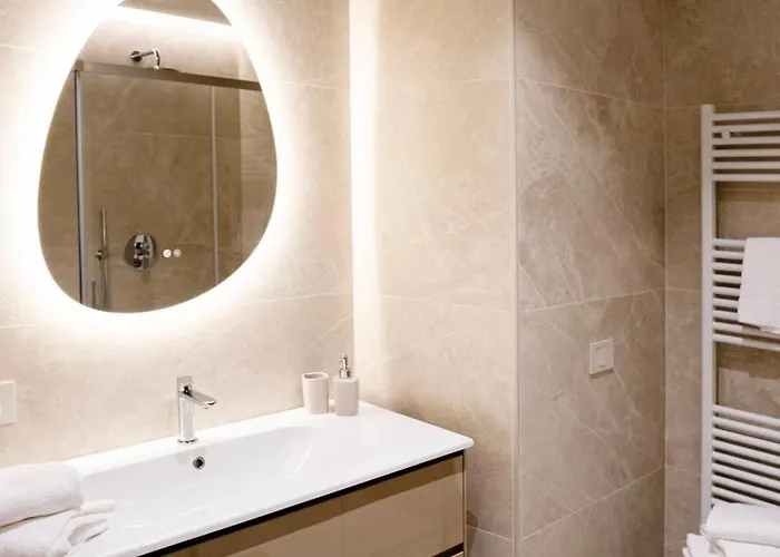 The Corner Elegant *