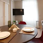 شقة The Corner Elegant بيرغامو