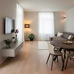 The Corner Elegant * بيرغامو