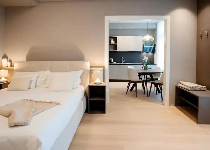 The Corner Elegant *